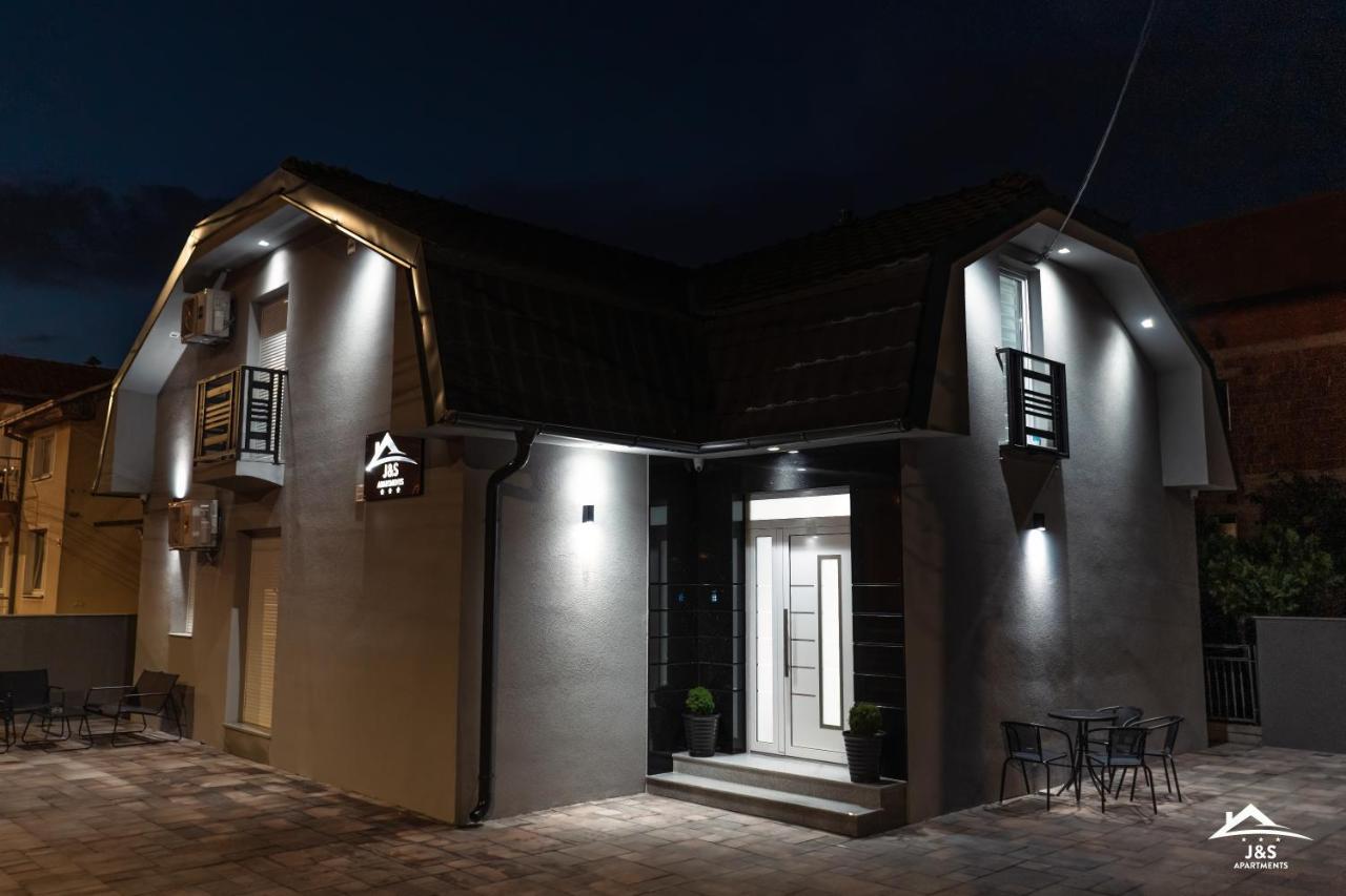 J&S Apartments Ni 외부 사진