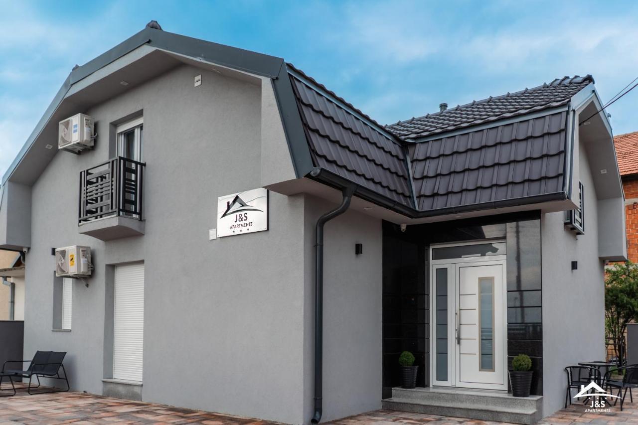 J&S Apartments Ni 외부 사진