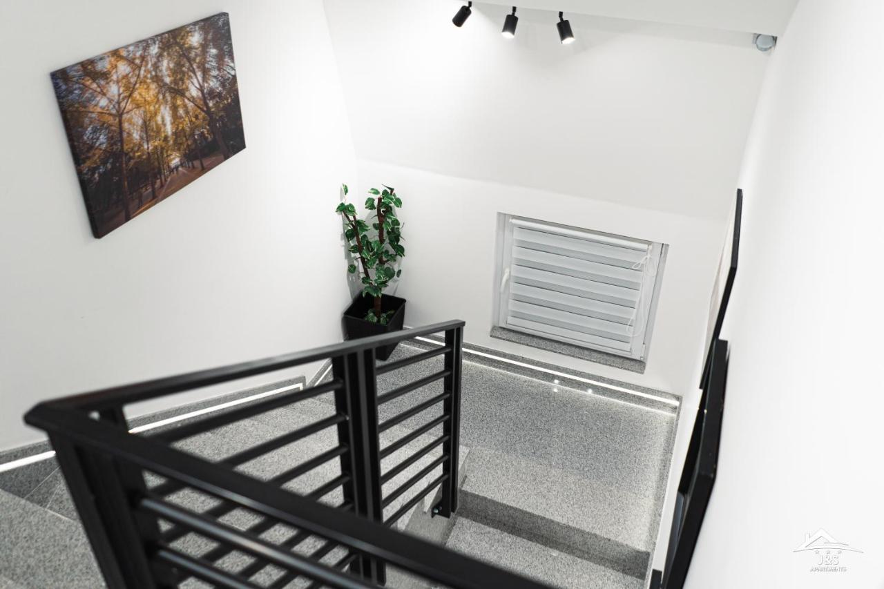 J&S Apartments Ni 외부 사진