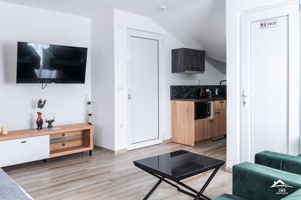 J&S Apartments Ni 외부 사진