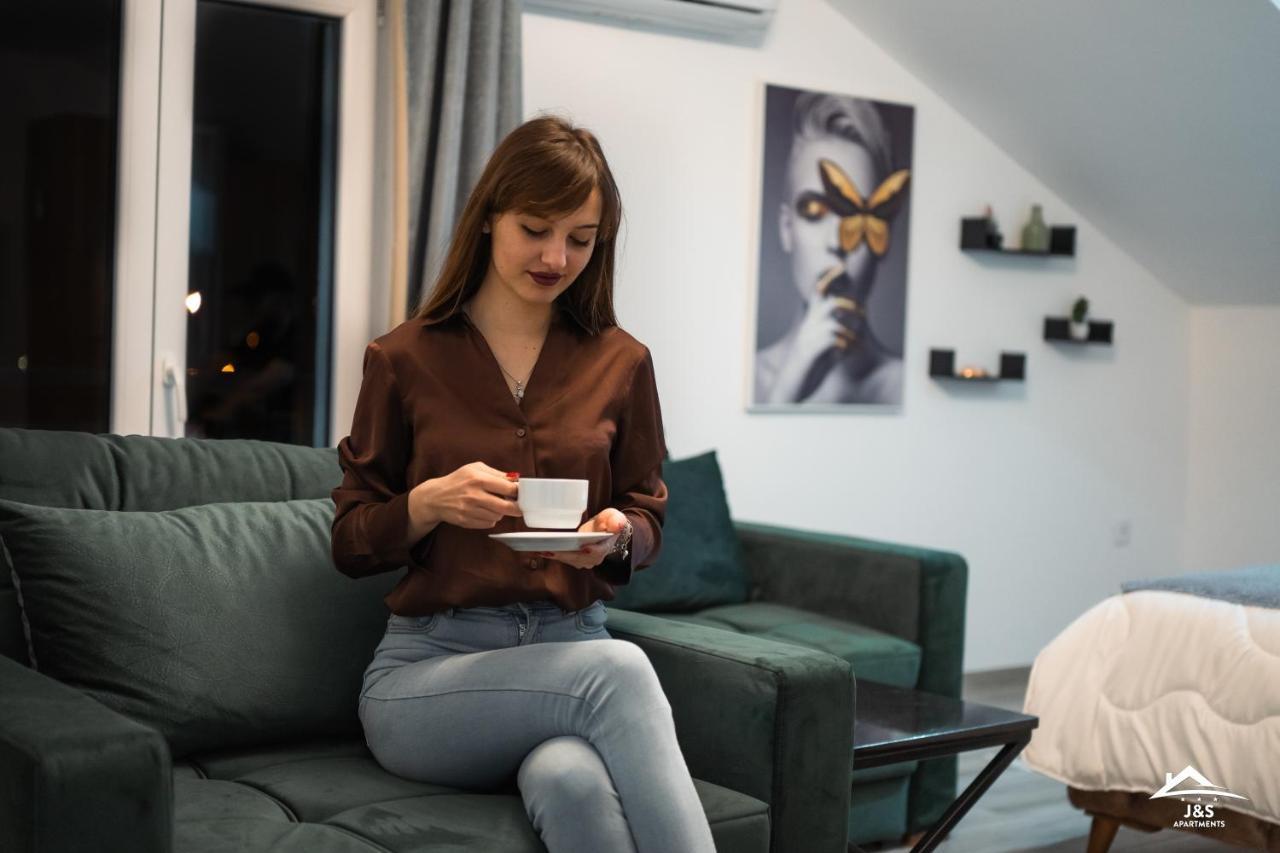 J&S Apartments Ni 외부 사진