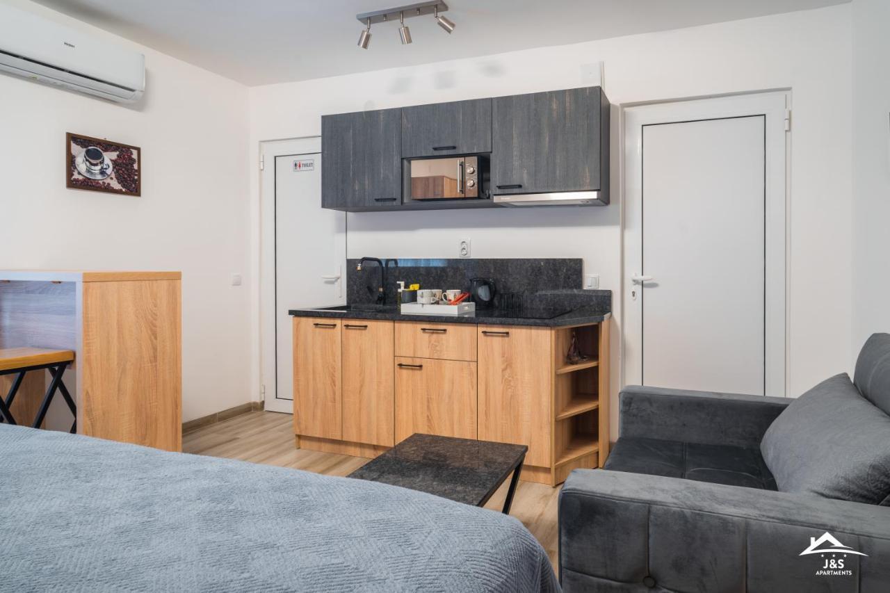 J&S Apartments Ni 외부 사진