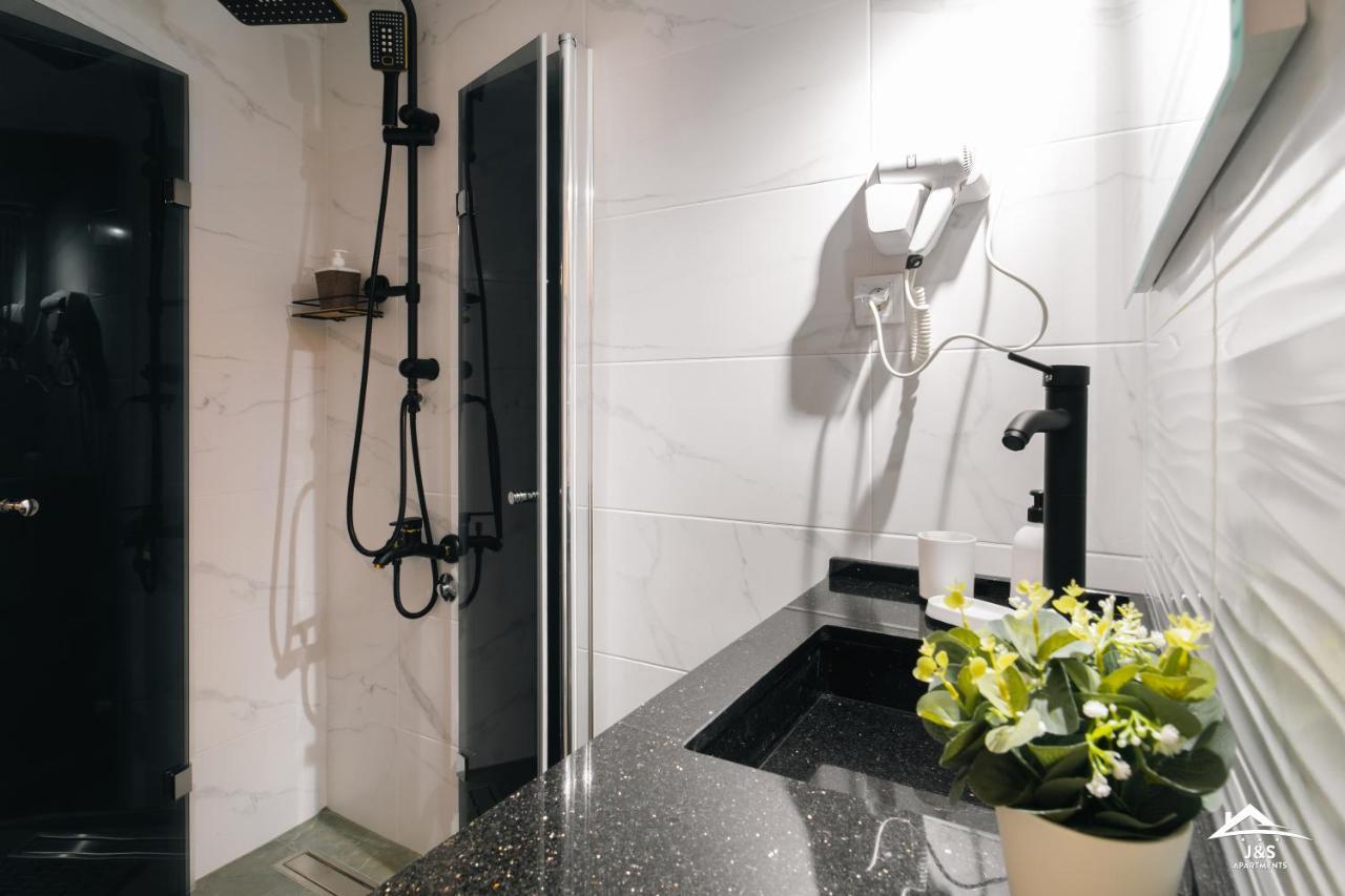 J&S Apartments Ni 외부 사진