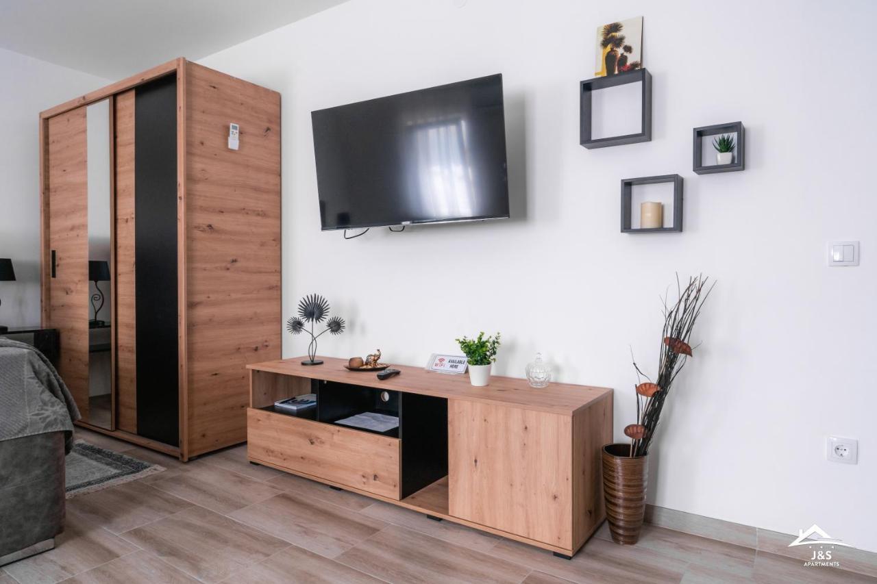 J&S Apartments Ni 외부 사진